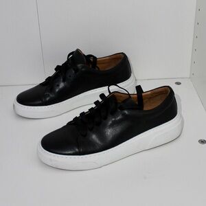 Leather sneakers